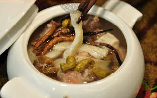 川貝冬蟲夏草雪梨怎么燉？潤肺滋補的詳細做法與竅門