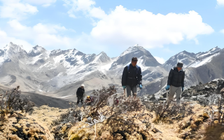  如何在保護(hù)生態(tài)環(huán)境的前提下合理利用冬蟲夏草資源？